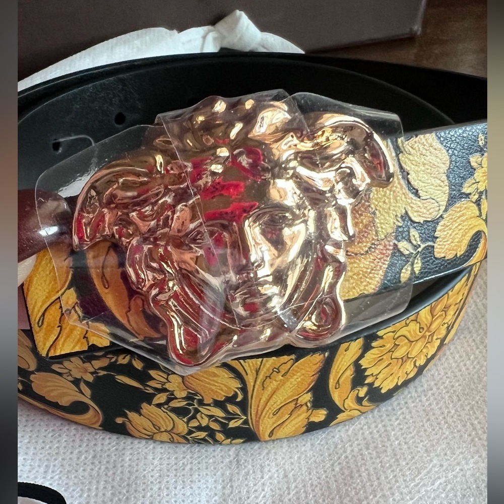 NEW VERSACE Medusa Gold Belt Buckle Black Yellow Baroque & REVERSIBLE! 70/28 - Picture 2 of 4
